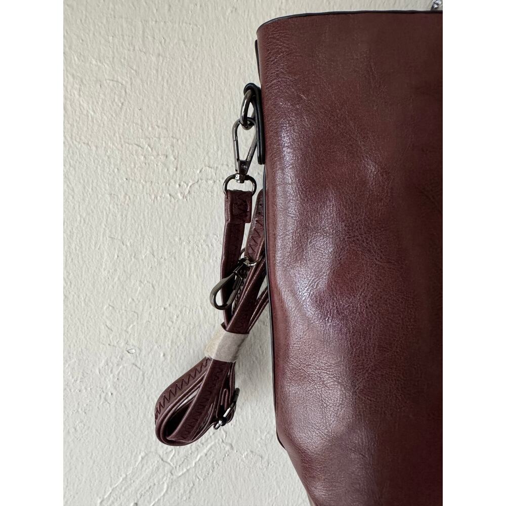 NWOT Faux Leather Tote with Removable Long Strap in Wine - Picture 4 of 8